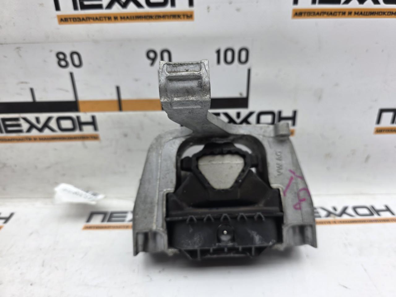 Подушка двигателя правая AUDI TT 2015 8S 2.0T CHHC 5Q0199262BK контрактная