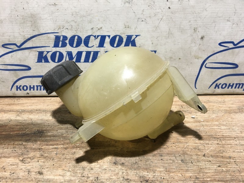 Бачок расширительный Peugeot 307  RFJ