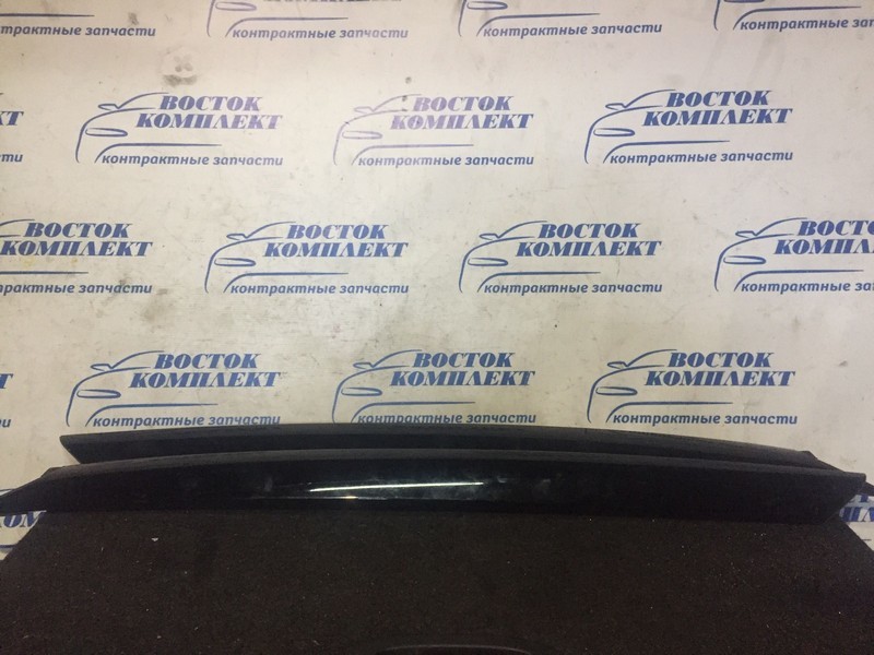 Молдинг лобового стекла Toyota Estima ACR50W 2AZ-FE