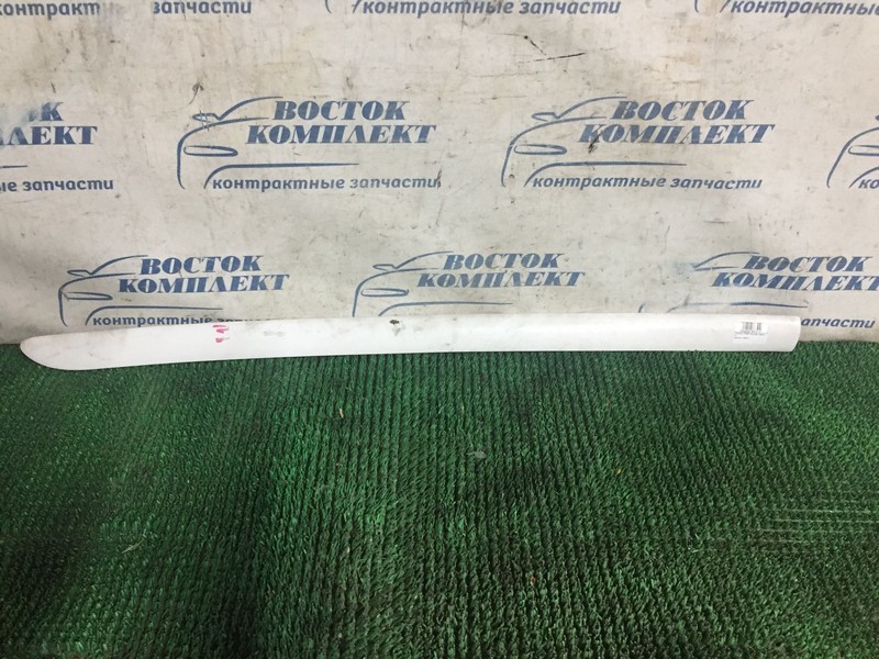 Молдинг на дверь Mazda Premacy CP8W FP-DE перед лев