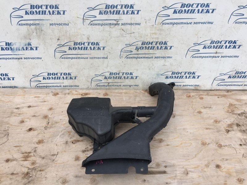 Воздухозаборник Nissan Serena C26 MR20DD