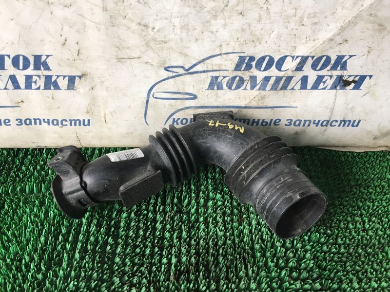 Воздухозаборник Toyota Sienta NCP81G 1NZ-FE