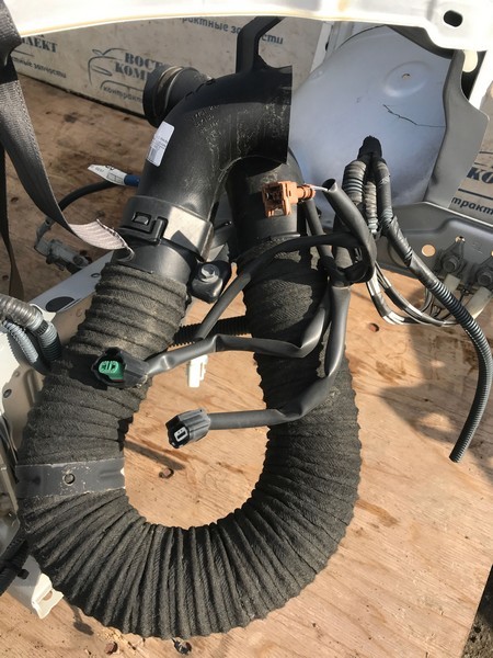 Воздухозаборник Toyota Auris NZE151 1NZ-FE