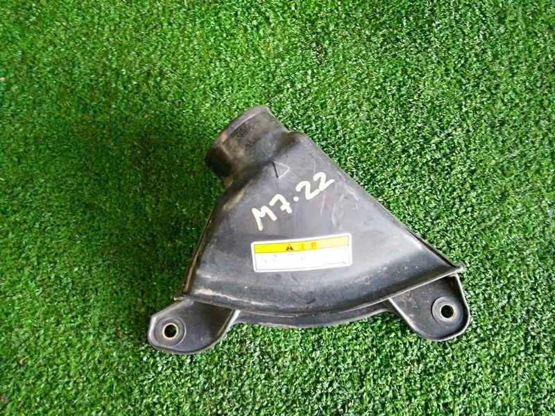 Воздухозаборник Suzuki Swift HT81S M15A