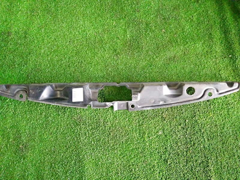 Накладка на рамку радиатора Toyota Estima ACR40W 2AZ-FE