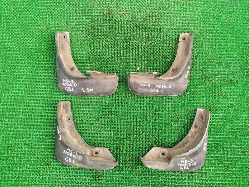 Брызговик Honda Mobilio GB1