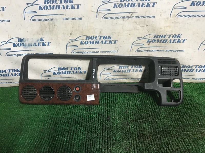 Козырек панели приборов Honda Stepwgn RF1 B20B