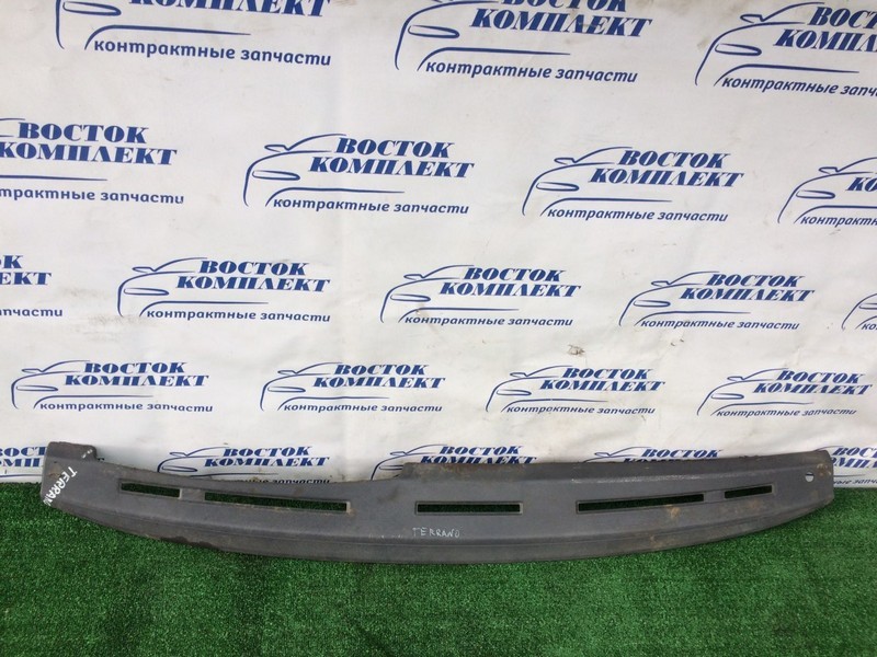 Решетка под лобовое стекло Nissan Terrano WBYD21