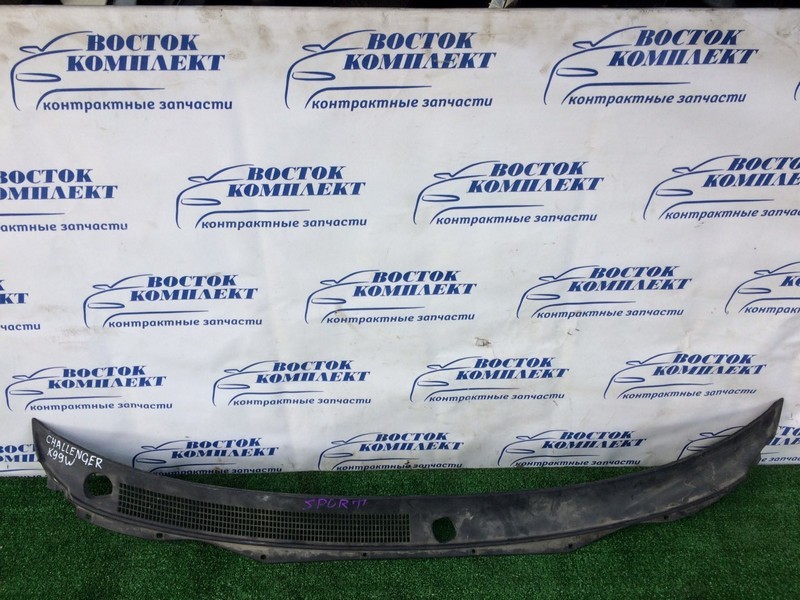 Решетка под лобовое стекло Mitsubishi Challenger K99W