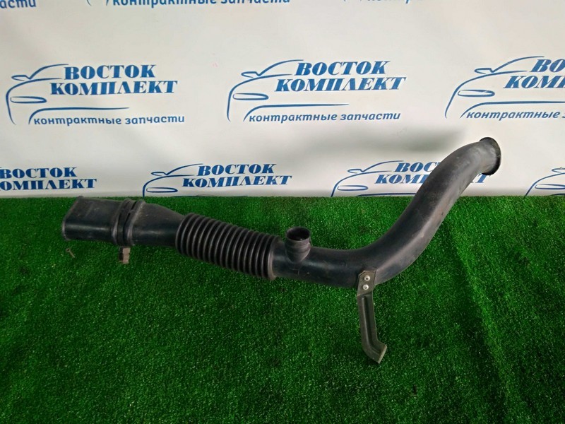 Воздухозаборник Nissan Avenir VENW10 GA15DS