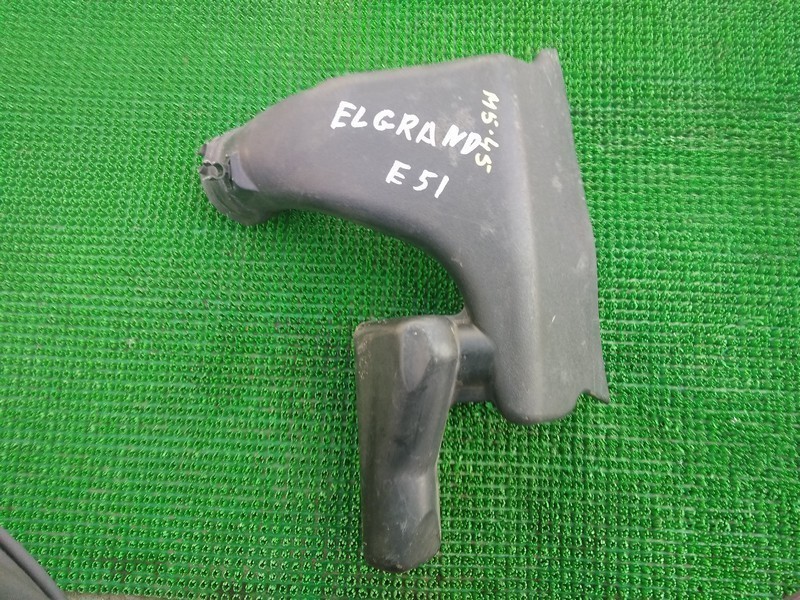 Воздухозаборник Nissan Elgrand E51 VQ35DE