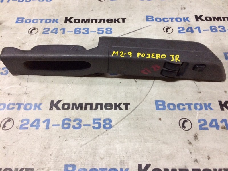 Кнопка стеклоподъемника Mitsubishi Pajero Jr H57A 4A31