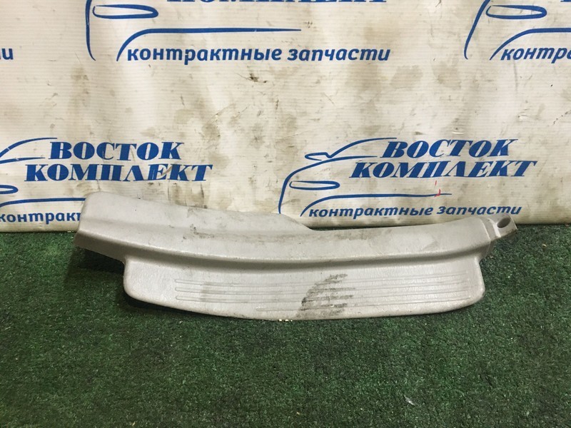 Накладка порога Toyota Corolla Spacio AE111N 4A-FE зад прав