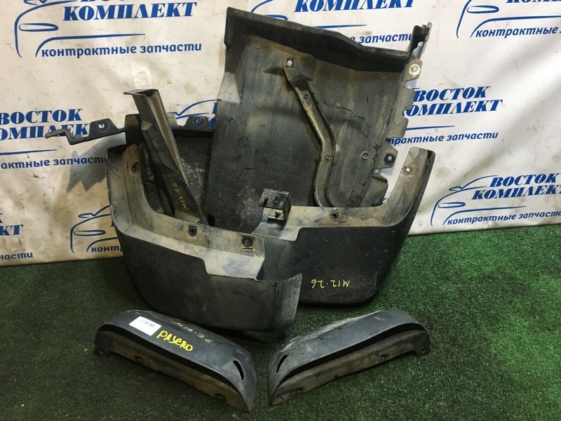 Брызговик Mitsubishi Pajero V93W 6G72