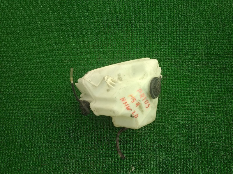 Бачок омывателя Toyota Prius NHW20 1NZ-FXE