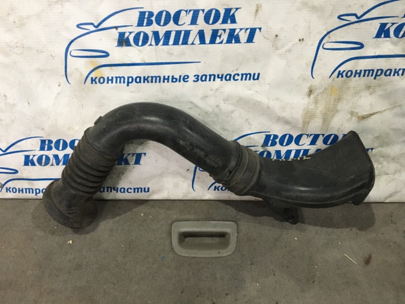 Воздухозаборник Honda Stepwgn RF5 K20A