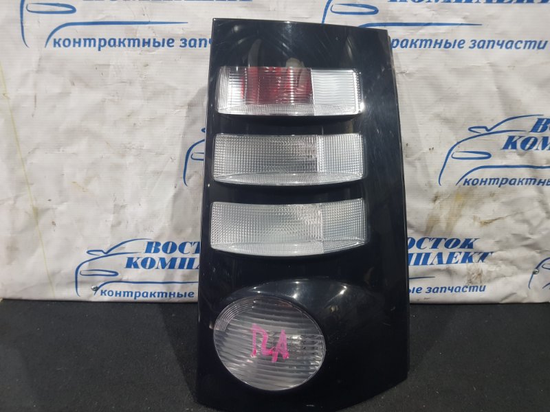 Фонарь стоп-сигнала Toyota Sienta 2008 NCP81G 1NZ-FE прав