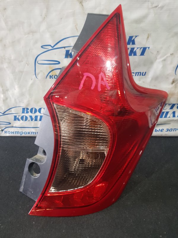 Фонарь стоп-сигнала Nissan Note NE12 HR12DE прав