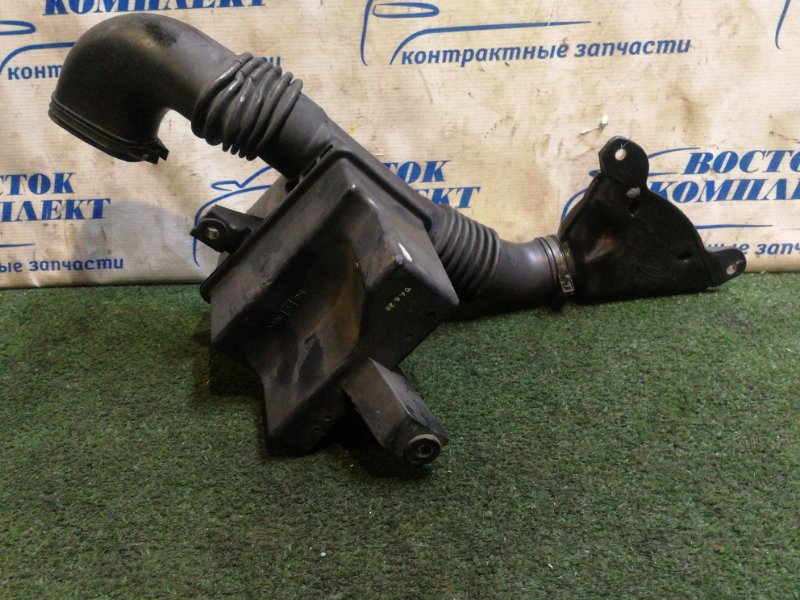 Воздухозаборник Suzuki Swift 2004 HT51S M13A