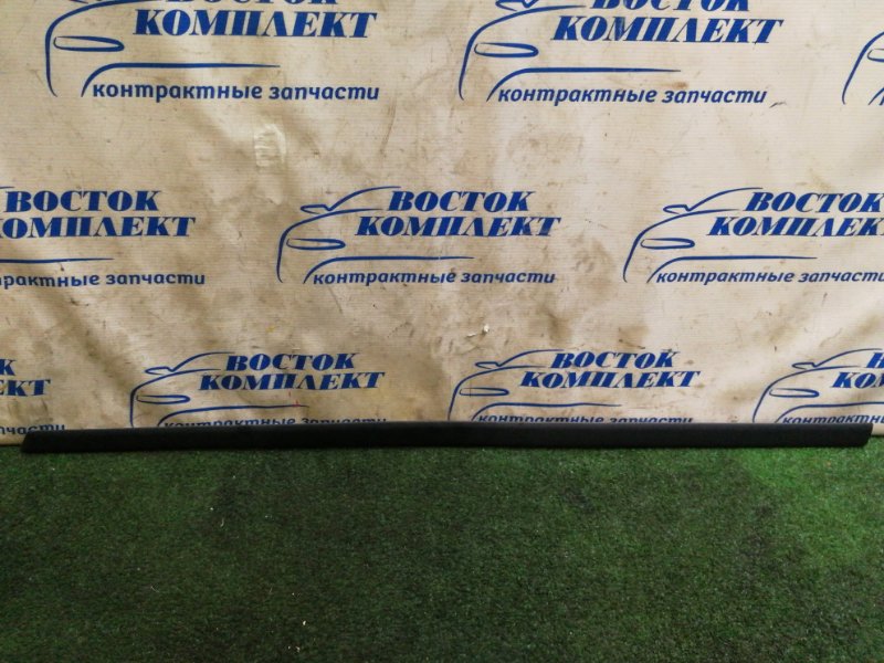 Молдинг на дверь Ford Fiesta CBK FYJA перед прав