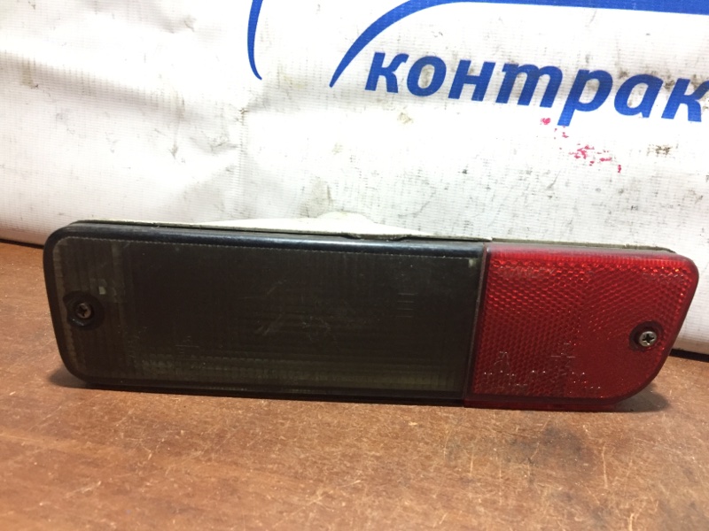 Повторитель поворота в бампер Mitsubishi Chariot прав