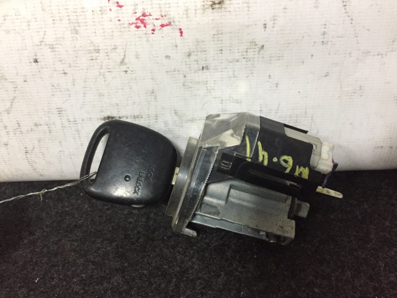 Замок зажигания Toyota Caldina AZT246W 1AZ-FSE