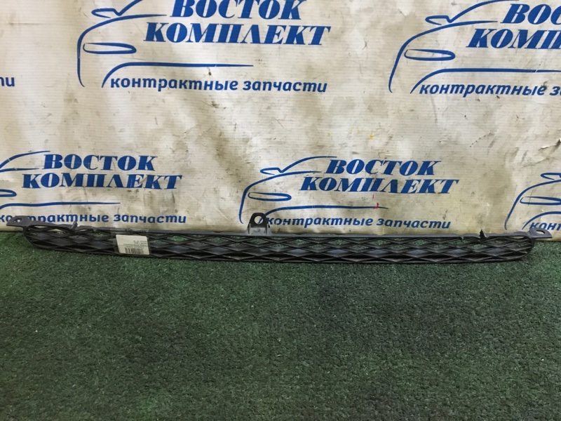 Решетка радиатора Toyota Funcargo NCP20