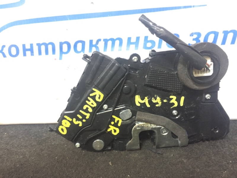 Замок дверной Toyota Ractis SCP100 2SZ-FE перед прав