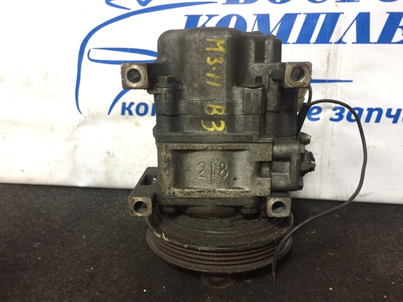 Компрессор кондиционера Ford Festiva DW3W B3E
