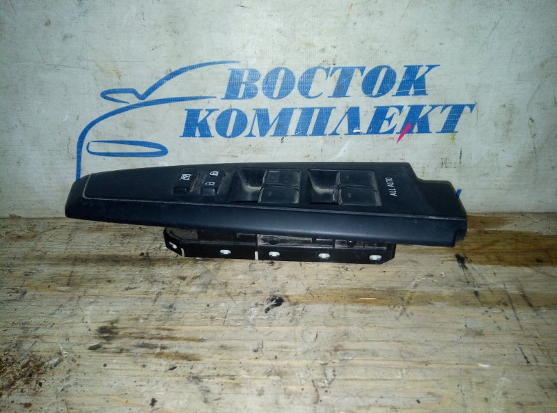 Блок управления стеклоподъемниками Toyota Corolla Fielder NKE165G 1NZ-FXE