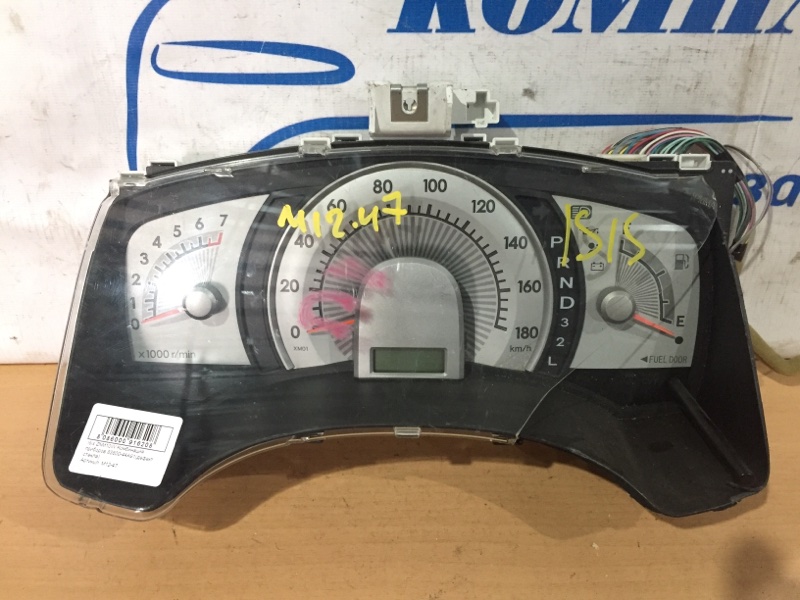Комбинация приборов Toyota Isis ZNM10G 1ZZ-FE
