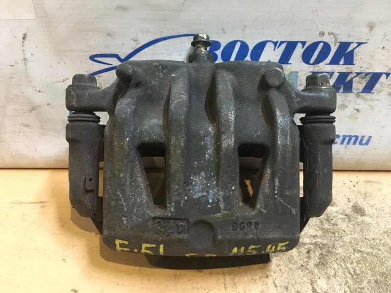 Суппорт Nissan Elgrand E51 VQ35DE перед прав