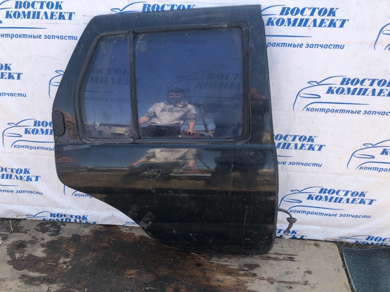 Дверь боковая Nissan Terrano LR50 зад прав