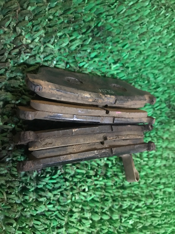 Колодки тормозные Daihatsu Boon M300S 1KR-FE перед