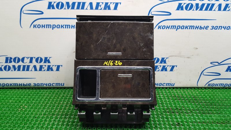 Подстаканник Honda Elysion RR1 K24A