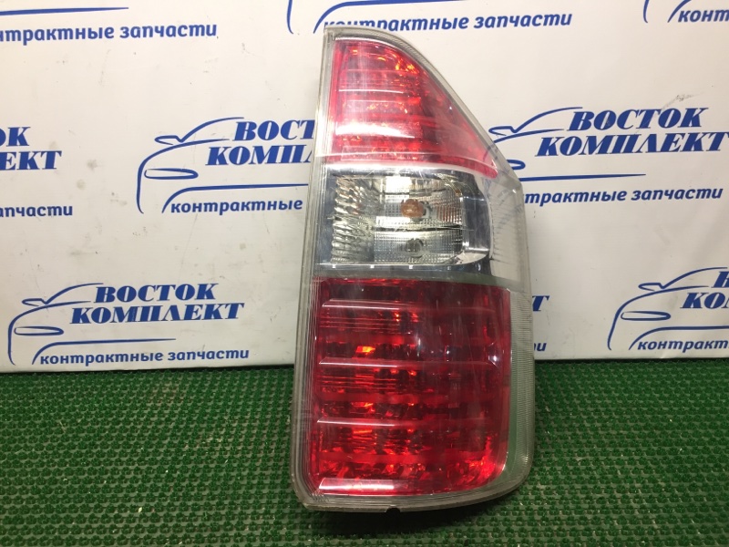 Фонарь стоп-сигнала Toyota Noah ZRR70G 3ZR-FAE прав
