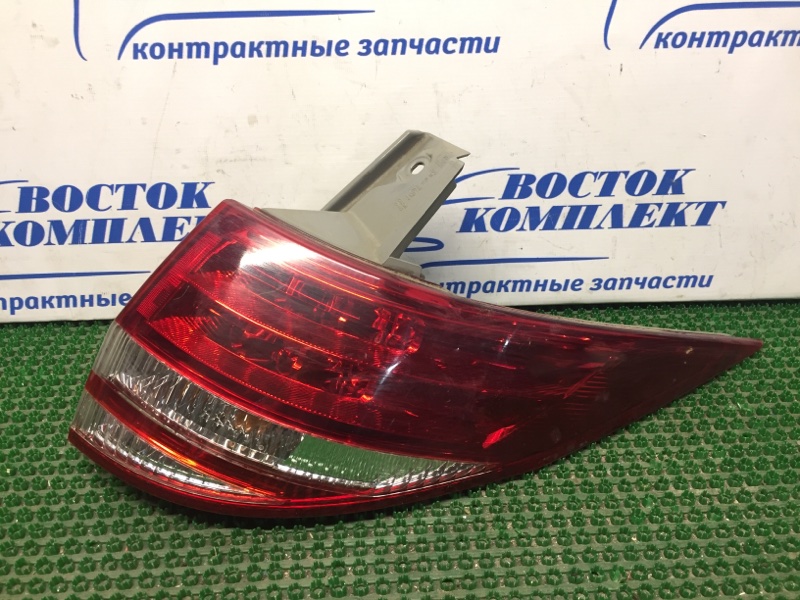 Фонарь стоп-сигнала Toyota Estima ACR50W 2AZ-FE прав