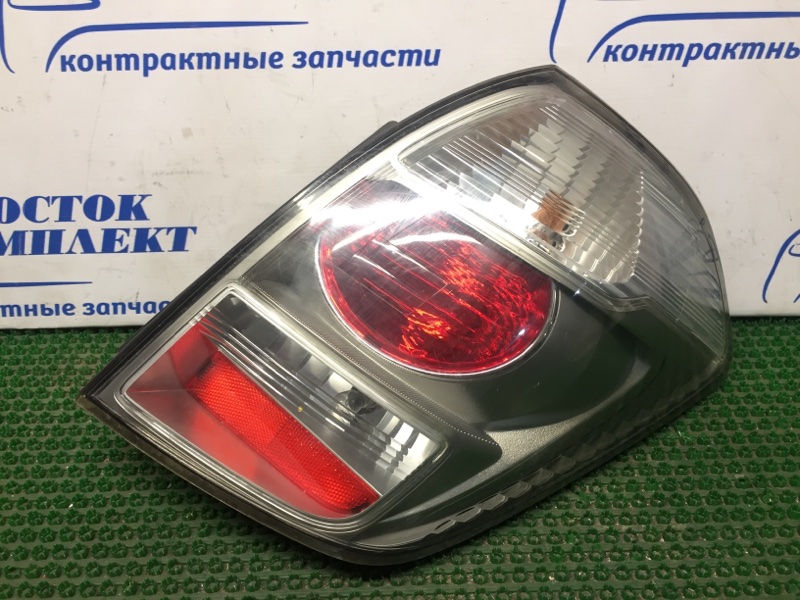 Фонарь стоп-сигнала Toyota Ractis SCP100 2SZ-FE прав