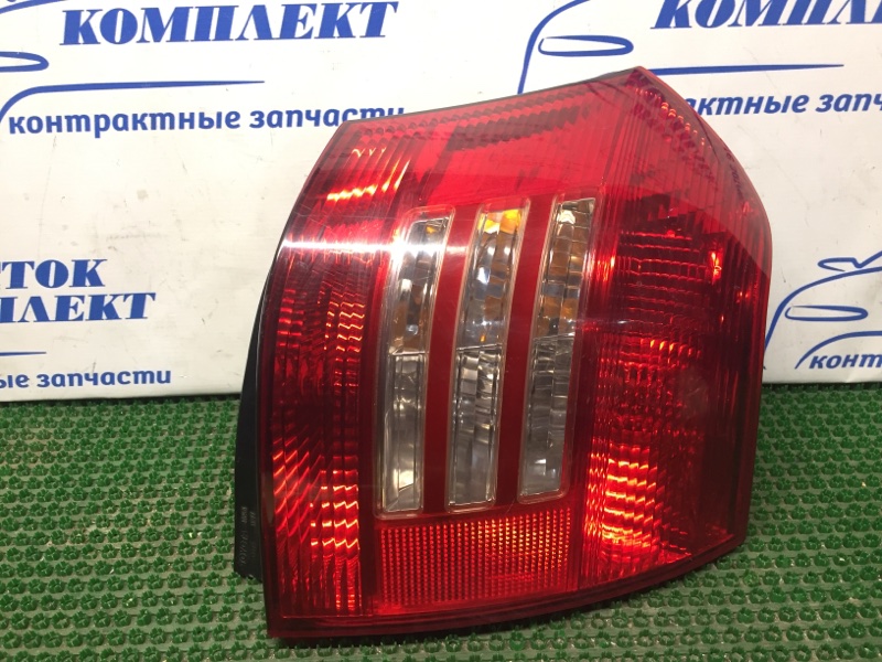 Фонарь стоп-сигнала Toyota Corolla Runx NZE121 1NZ-FE прав