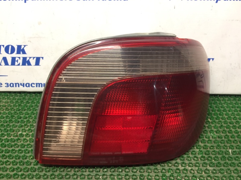 Фонарь стоп-сигнала Toyota Vitz SCP10 1SZ-FE прав