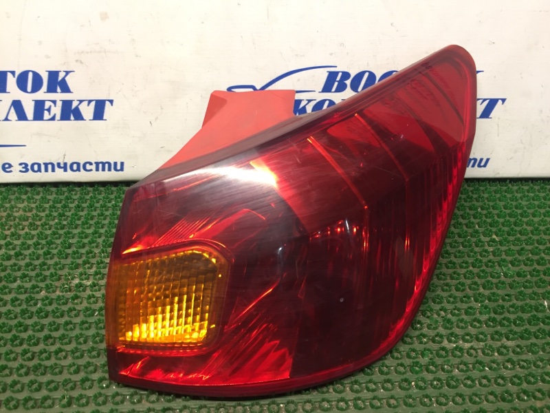 Фонарь стоп-сигнала Toyota Caldina ZZT241W 1ZZ-FE прав