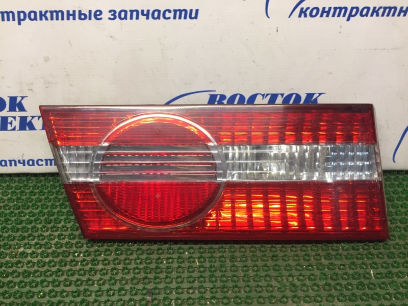 Фонарь вставка багажника Toyota Vista SV50 3S-FSE лев