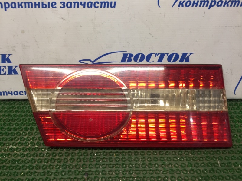 Фонарь вставка багажника Toyota Vista SV50 3S-FE лев