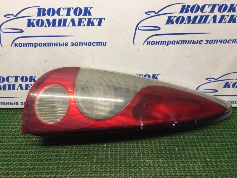 Фонарь стоп-сигнала Toyota Funcargo NCP25 1NZ-FE лев