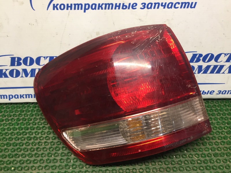 Фонарь стоп-сигнала Toyota Ipsum ACM21W 2AZ-FE лев