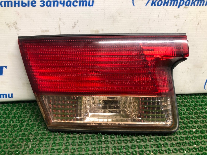 Фонарь вставка багажника Nissan Sunny FB15 QG15DE лев