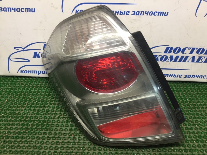 Фонарь стоп-сигнала Toyota Ractis NCP100 1NZ-FE лев