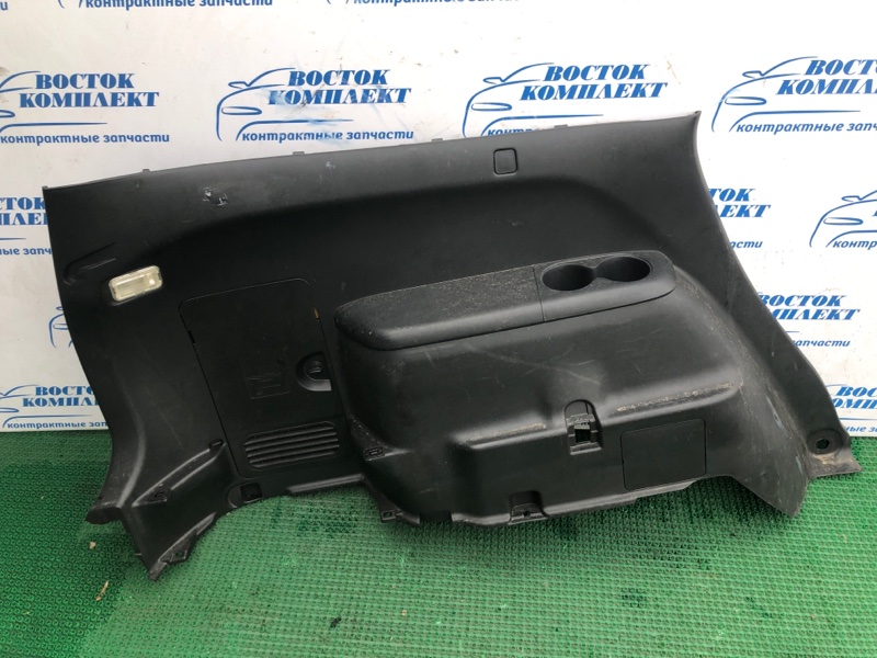 Обшивка багажника Honda Stream RN2 D17A зад лев