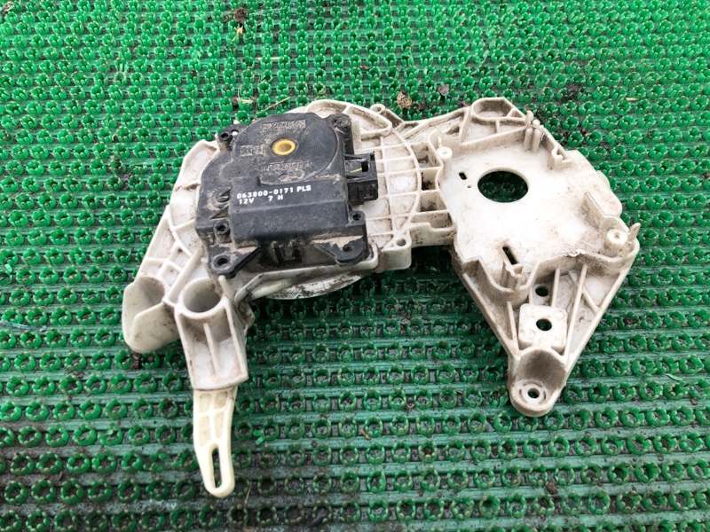 Сервопривод заслонок печки Toyota Camry ACV40 2AZ-FE