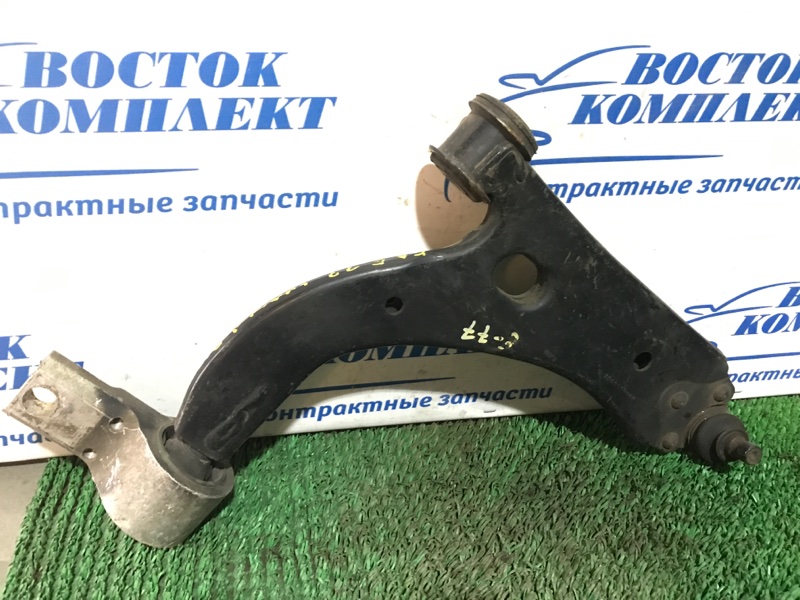 Рычаг подвески Mazda Verisa DC5W ZY-VE перед прав